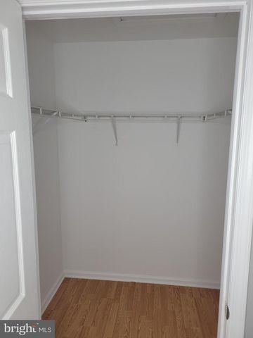 2904 SAXONY DR, Mount Laurel, NJ 08054