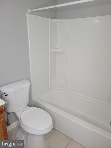 2904 SAXONY DR, Mount Laurel, NJ 08054