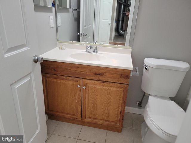 2904 SAXONY DR, Mount Laurel, NJ 08054