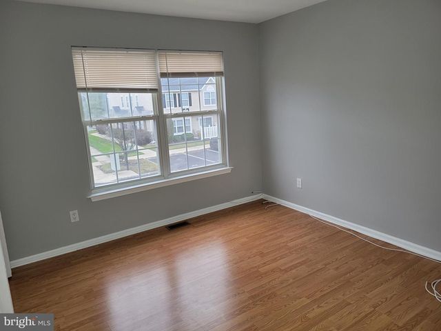 2904 SAXONY DR, Mount Laurel, NJ 08054