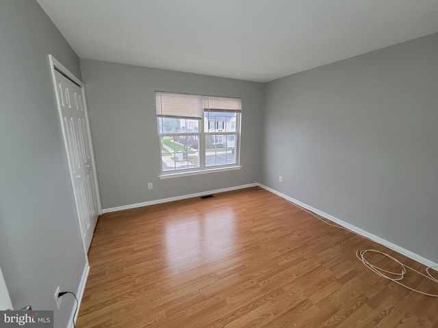 2904 SAXONY DR, Mount Laurel, NJ 08054