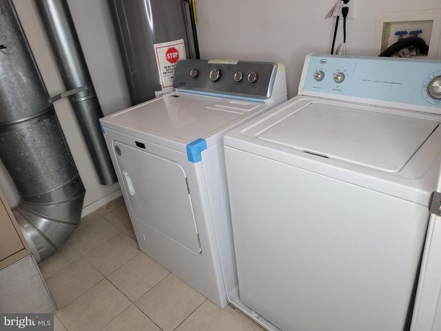 2904 SAXONY DR, Mount Laurel, NJ 08054