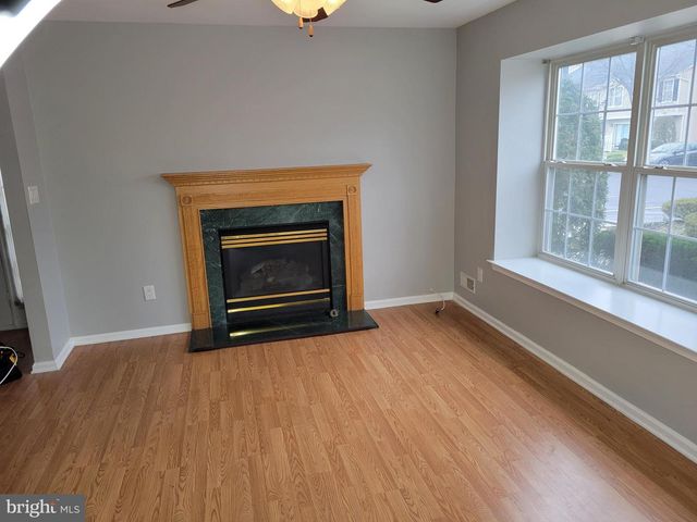 2904 SAXONY DR, Mount Laurel, NJ 08054