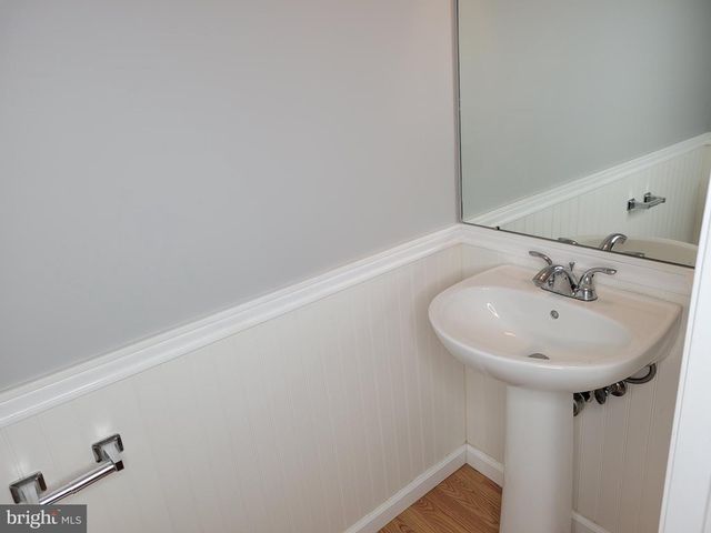 2904 SAXONY DR, Mount Laurel, NJ 08054