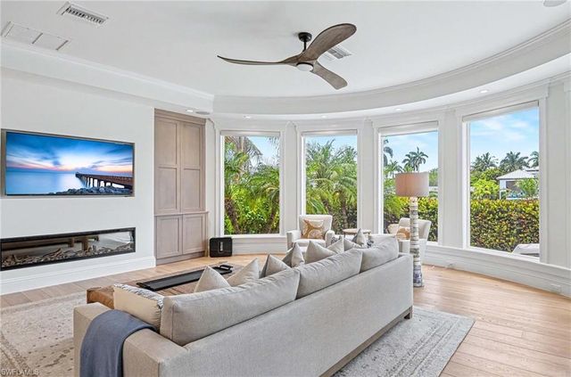1888 6th ST S, Naples, FL 34102