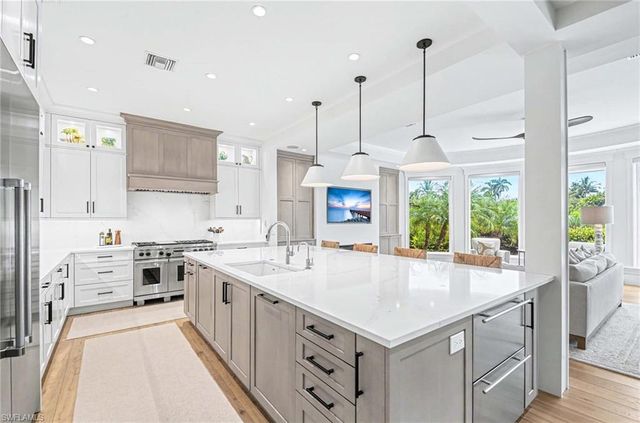 1888 6th ST S, Naples, FL 34102