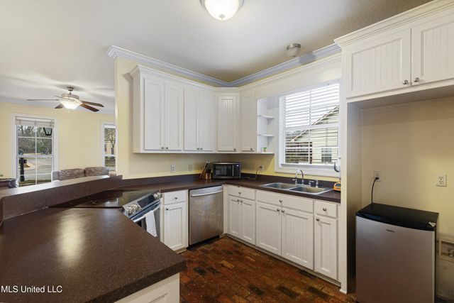 14 Fleur De Lis, Hattiesburg, MS 39402