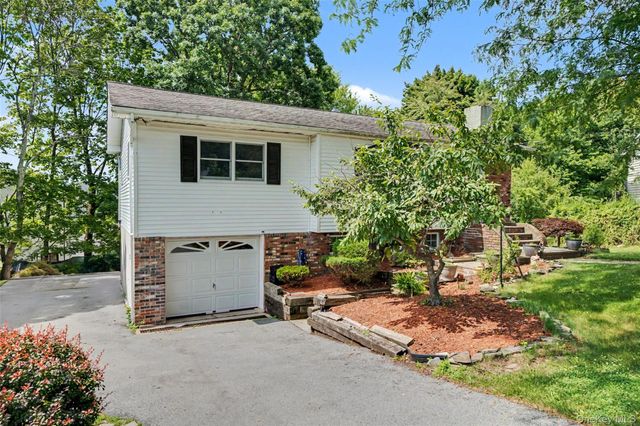 1 Austin Court, Monroe, NY 10950