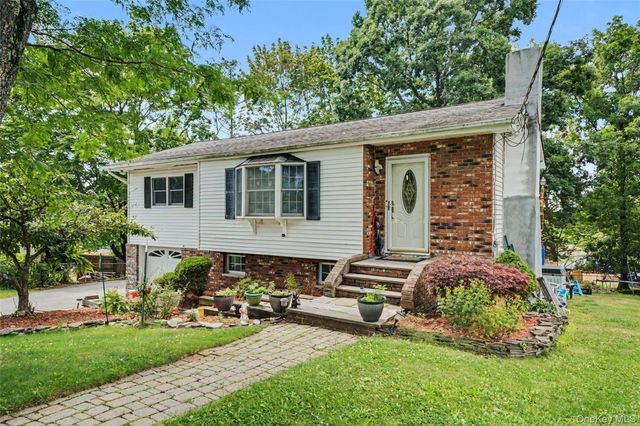 1 Austin Court, Monroe, NY 10950