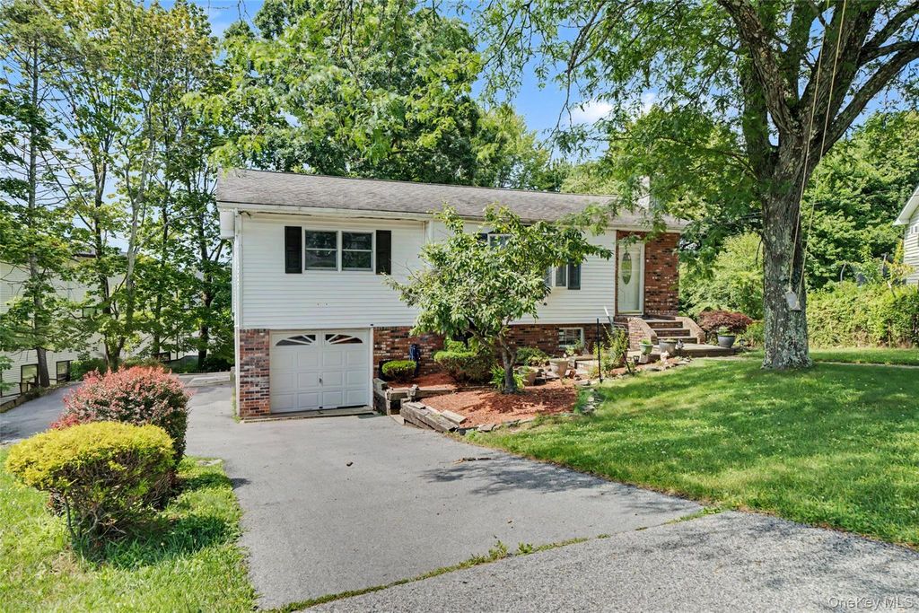 1 Austin Court, Monroe, NY 10950
