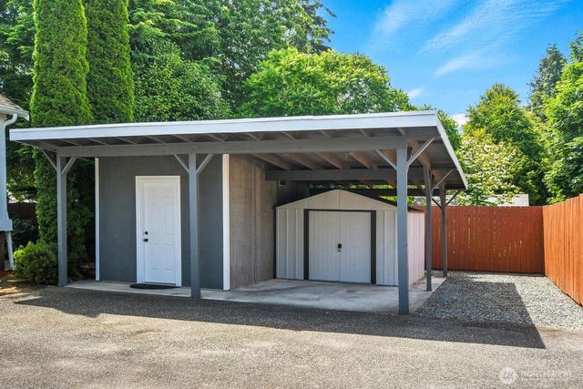 208 5th Street, Sultan, WA 98294
