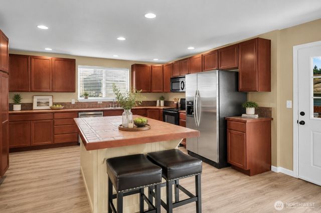 208 5th Street, Sultan, WA 98294