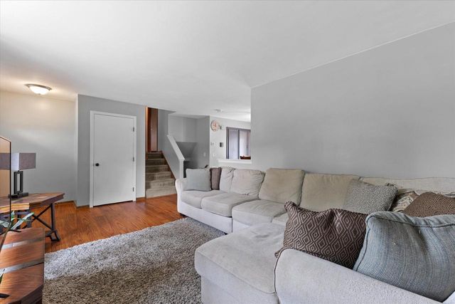 2332 Hughes LANE, Waukesha, WI 53188