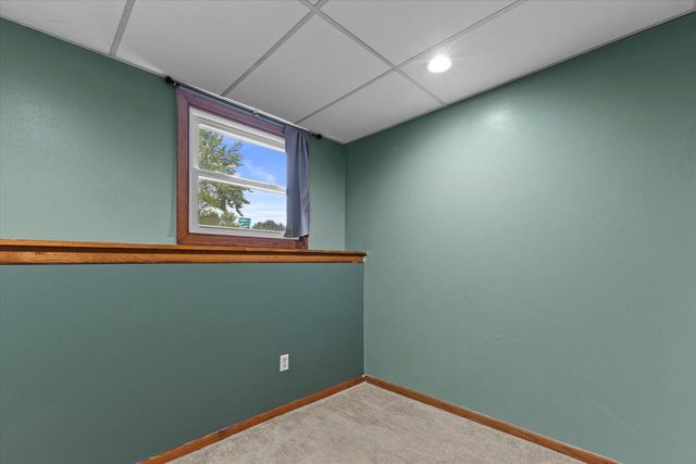 2332 Hughes LANE, Waukesha, WI 53188
