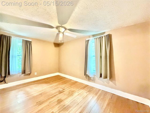 1331 South Boulevard W, Troy, MI 48098