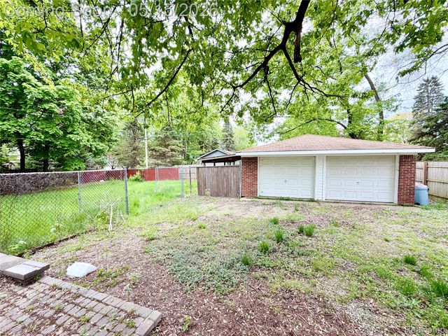 1331 South Boulevard W, Troy, MI 48098