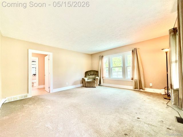 1331 South Boulevard W, Troy, MI 48098