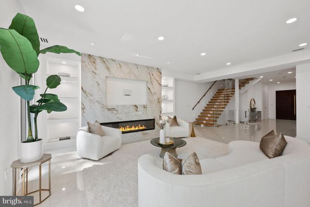 2321 N RICHMOND ST, Arlington, VA 22207