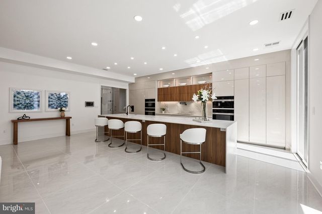 2321 N RICHMOND ST, Arlington, VA 22207