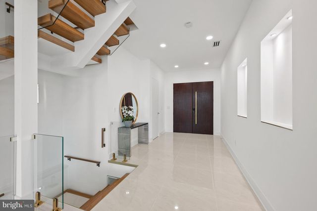 2321 N RICHMOND ST, Arlington, VA 22207