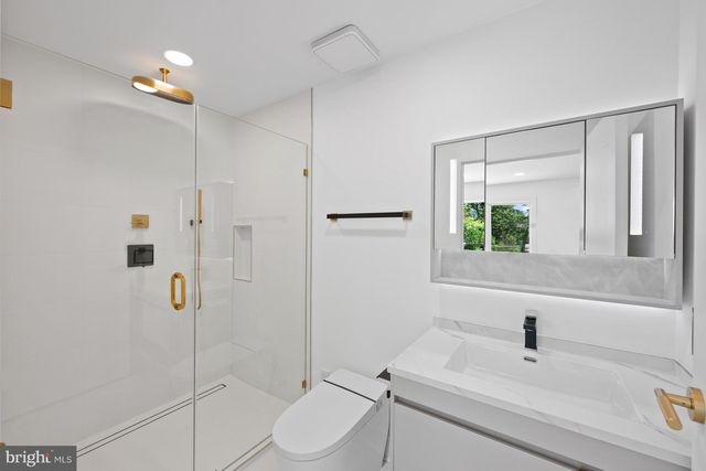 2321 N RICHMOND ST, Arlington, VA 22207