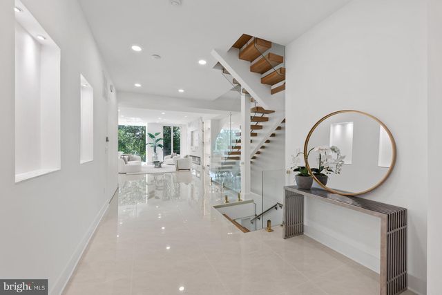 2321 N RICHMOND ST, Arlington, VA 22207