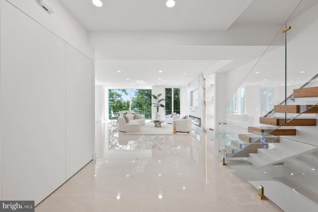 2321 N RICHMOND ST, Arlington, VA 22207