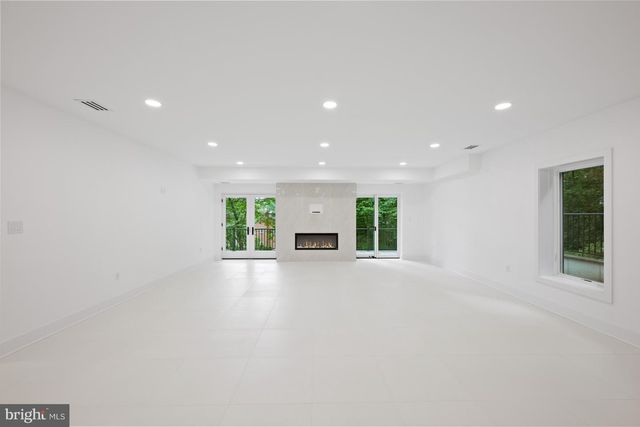 2321 N RICHMOND ST, Arlington, VA 22207