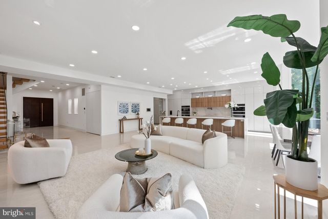 2321 N RICHMOND ST, Arlington, VA 22207