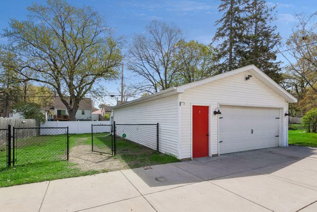 4152 Adair Avenue N, Robbinsdale, MN 55422