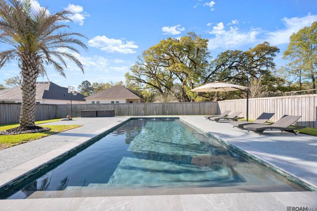 12696 Solemn Oaks Ave, Baton Rouge, LA 70818