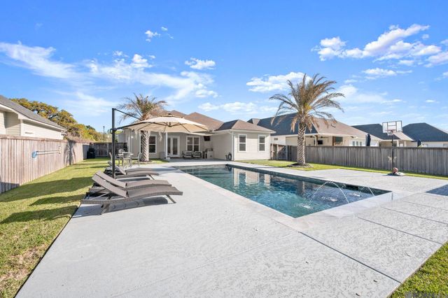 12696 Solemn Oaks Ave, Baton Rouge, LA 70818