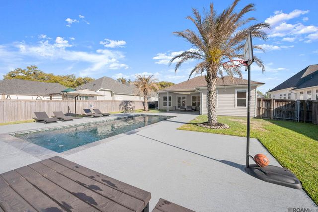 12696 Solemn Oaks Ave, Baton Rouge, LA 70818