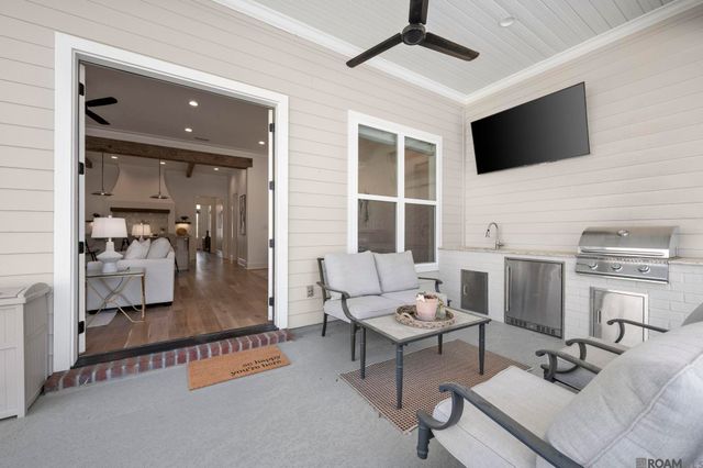 12696 Solemn Oaks Ave, Baton Rouge, LA 70818