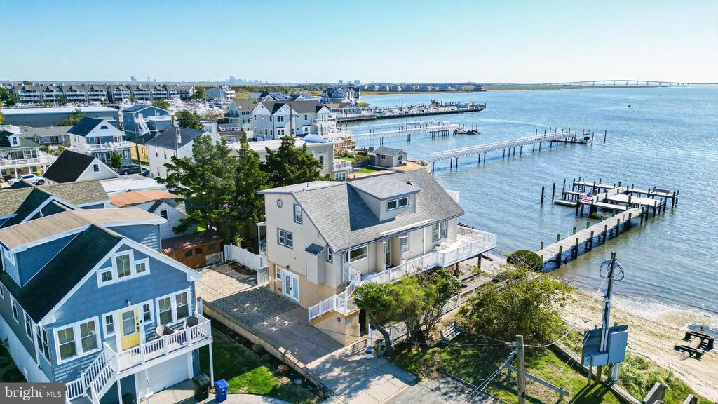Image 1 of property listing at 127 HIGBEE AVE, Somers Point, NJ 08244