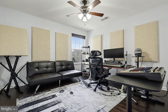11862 PEPPERVINE DR, Clarksburg, MD 20871