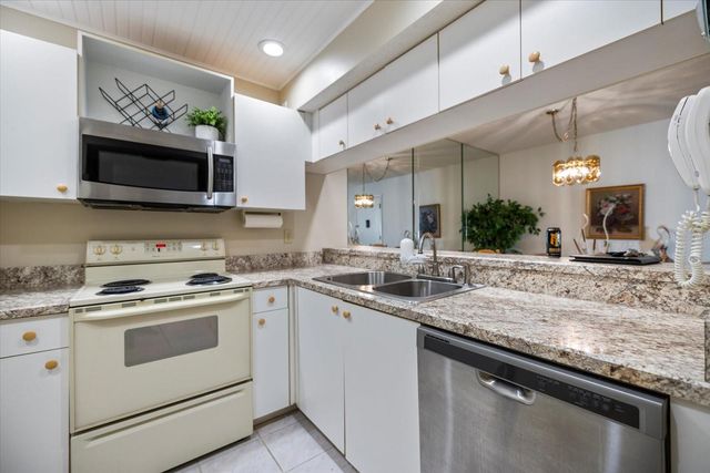 634 BIRD BAY DRIVE E 108, Venice, FL 34285