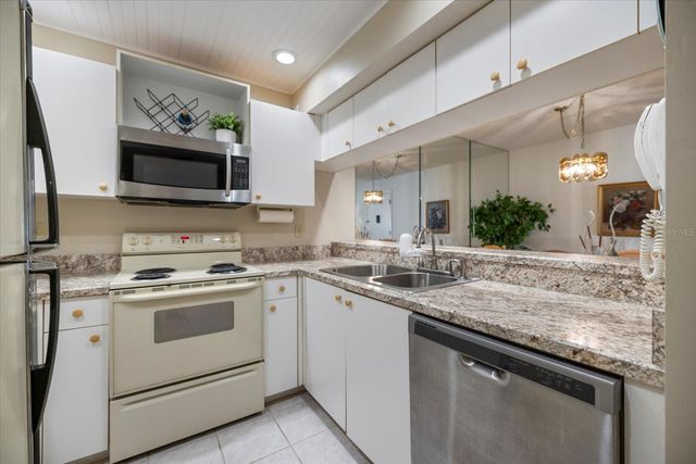 634 BIRD BAY DRIVE E 108, Venice, FL 34285