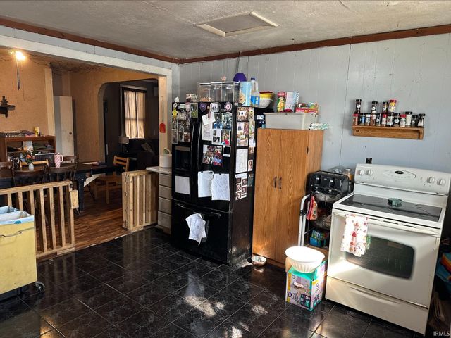 658 N SMITH Street, Peru, IN 46970