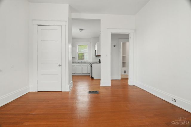 54 E Mitchell Avenue, St Bernard, OH 45217