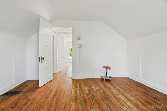 54 E Mitchell Avenue, St Bernard, OH 45217