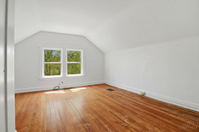 54 E Mitchell Avenue, St Bernard, OH 45217
