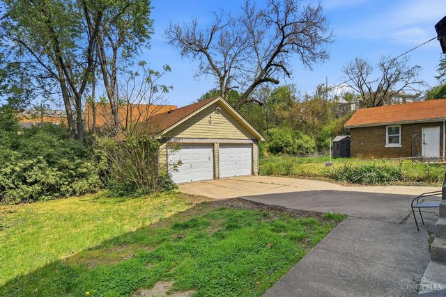 54 E Mitchell Avenue, St Bernard, OH 45217