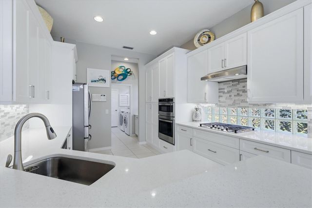 7346 WINDEMERE LANE, University Park, FL 34201