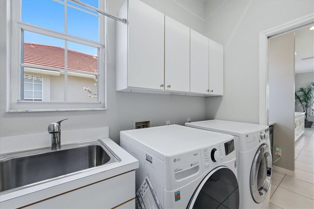 7346 WINDEMERE LANE, University Park, FL 34201
