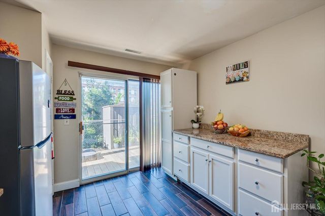 57 Renaissance Lane, New Brunswick, NJ 08901