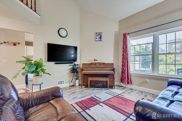 57 Renaissance Lane, New Brunswick, NJ 08901