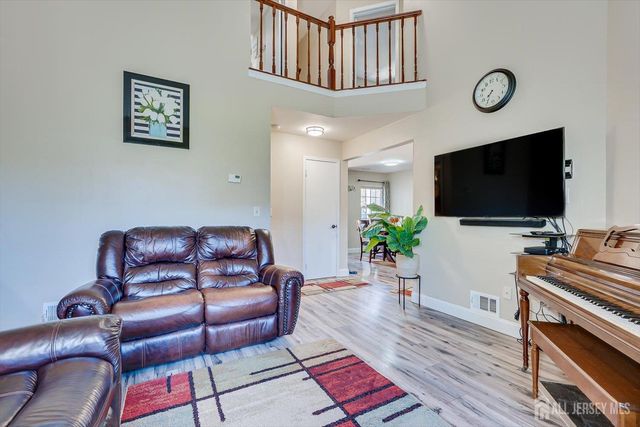 57 Renaissance Lane, New Brunswick, NJ 08901