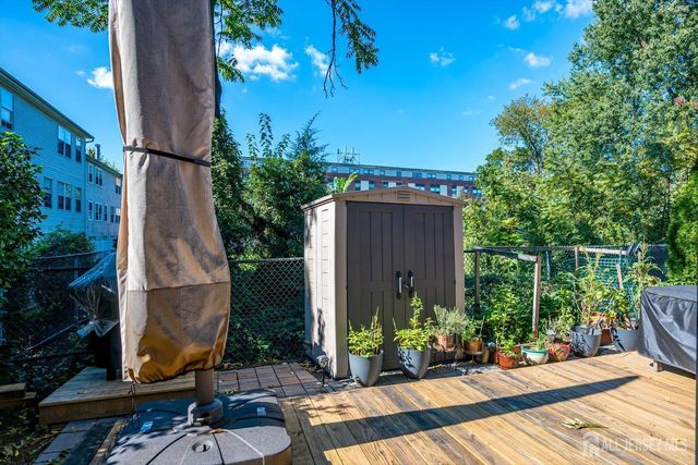 57 Renaissance Lane, New Brunswick, NJ 08901