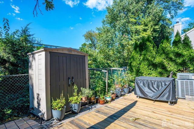 57 Renaissance Lane, New Brunswick, NJ 08901